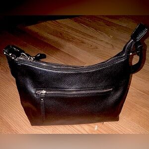 3/$20 SZONE Small Black Leather shoulder bag w zipper- VERY NICE!